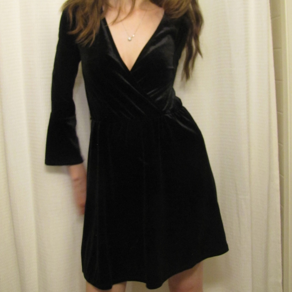 NWT H&M Velvet Dress V Neck